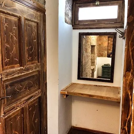 Parmis Boutique House