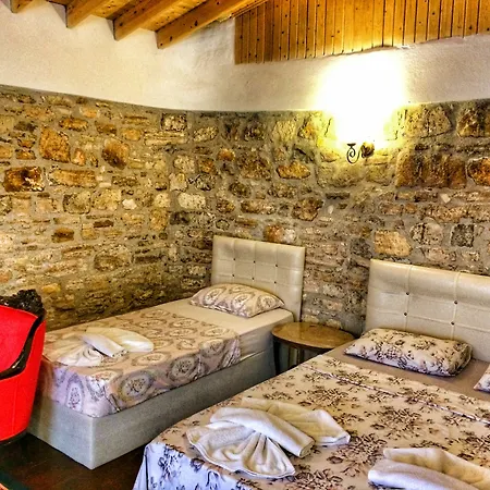 Parmis Boutique House