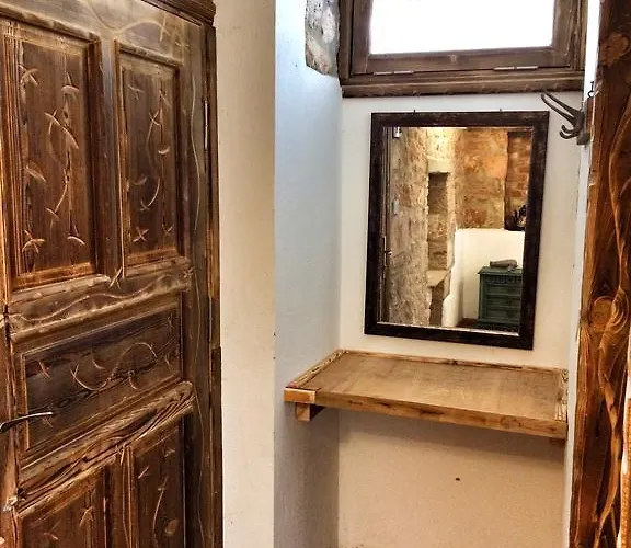 Parmis Boutique House