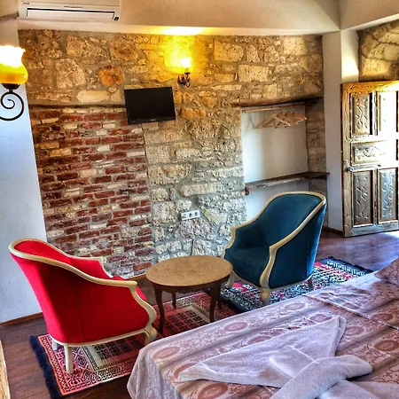 Parmis Boutique House