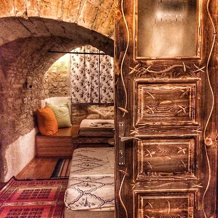 Parmis Boutique House Penzion