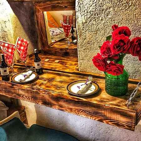 Parmis Boutique House 게스트하우스 3*