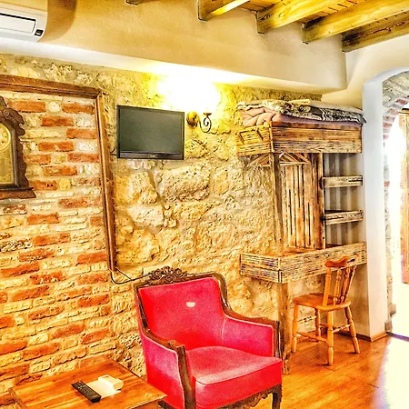 Parmis Boutique House Gasthuis 3*