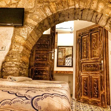 Guest house Parmis Boutique House 3*